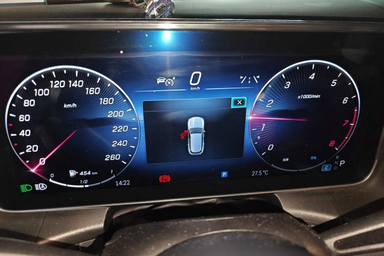 Used Mercedes-Benz GLC 2023 GLC 260 L 4MATIC Luxury Model 5 Seats Instrument Cluster