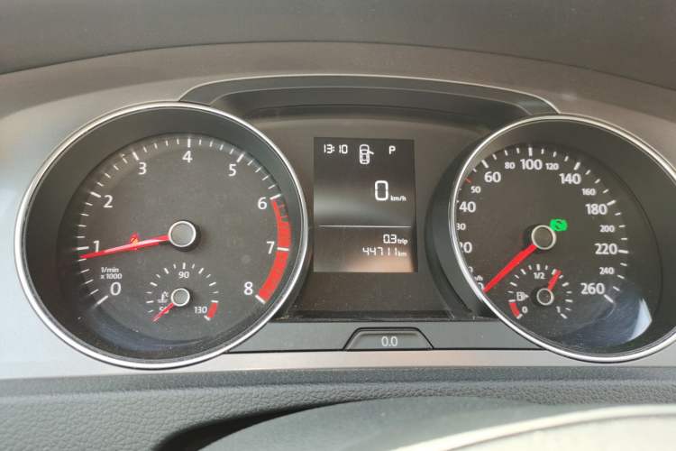 Used Volkswagen Golf 2015 1.6L Automatic Fashion Model Instrument Cluster