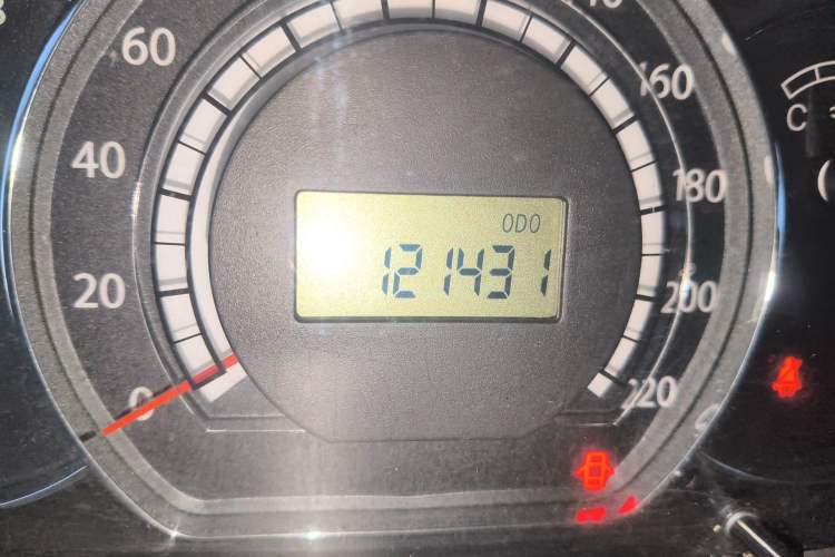 Used JAC Group Refine M2 2012 1.8L MT Business & Comfort Version 7 Seats
