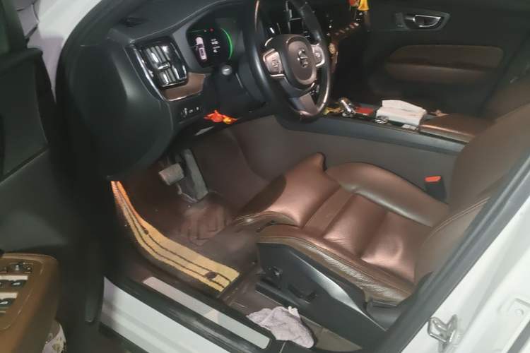 Used Volvo XC60 New Energy 2022 T8 Plug-in Hybrid All-Wheel Drive Smart Luxury Edition Driver Seat