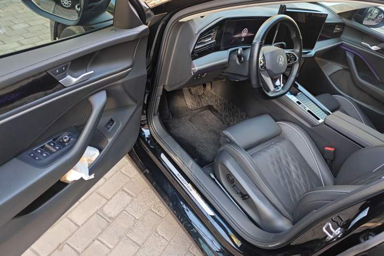 Used Volkswagen Magotan 2024 380TSI DSG Prestige Edition DaMai Package