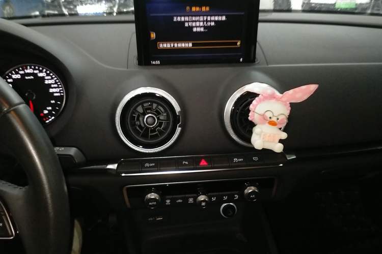 Used Audi A3 2019 Limousine 35 TFSI Fashion Edition China VI Emission Standard Audio And AC Panel