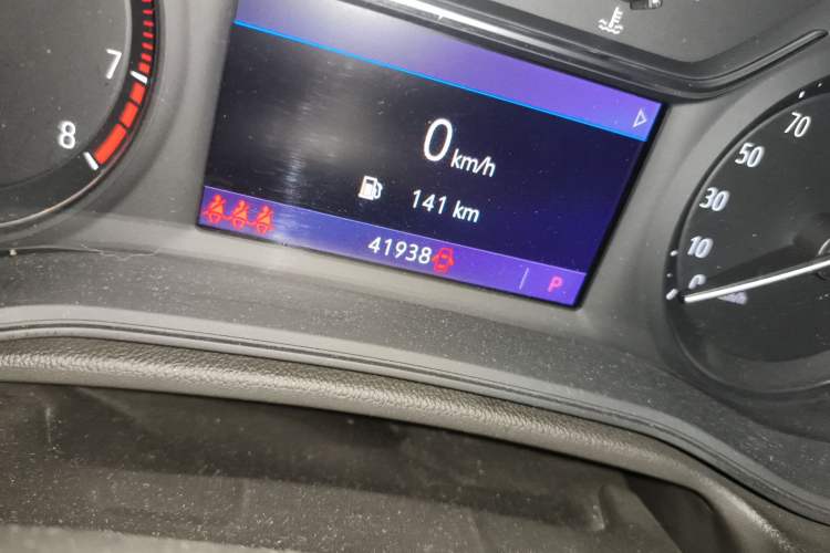 Used Buick Regal 2020 552T Elite Edition Odometer Close Up