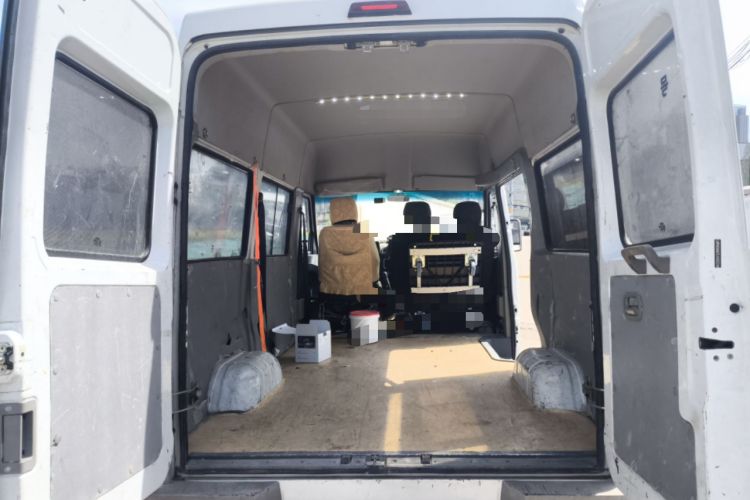 Used Iveco Daily 2017 2.5T A35 Passenger Van 5-7 Seats Model 47Z5
