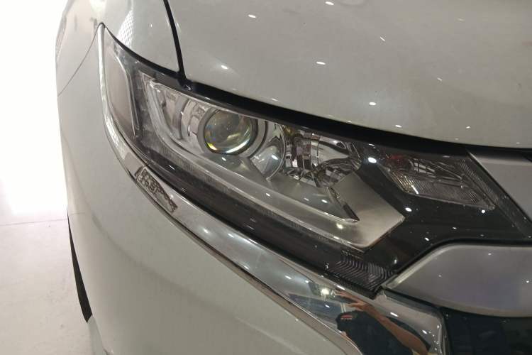 Used Mitsubishi Outlander 2021 Revised Version 2.0L Two-Wheel Drive Enjoyment Edition 5 Seats Right Front Headlight