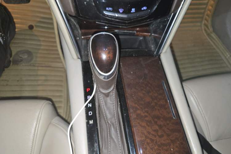 Used Cadillac XTS 2016 28T Elite Edition Gear Lever