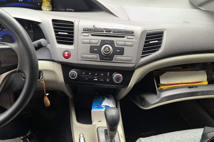 Used Honda Civic 2012 1.8L automatic comfort version Audio And AC Panel