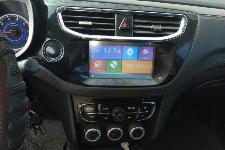 Used Brilliance V3 2016 1.5L Manual Comfort Model Audio And AC Panel