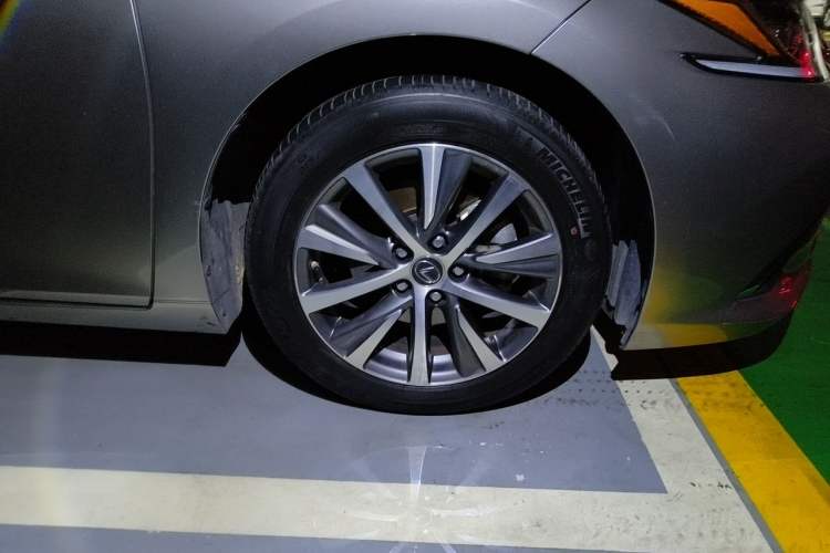 Used Lexus ES 2020 300h Premier Edition
