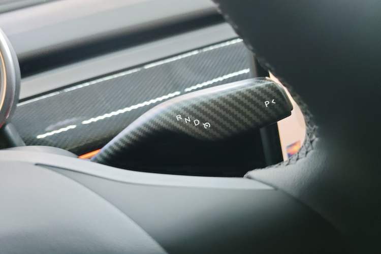 Used Tesla Model Y 2023 Long-Range All-Wheel-Drive Version