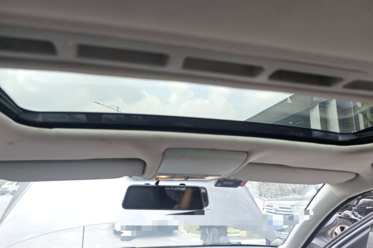 Used Volkswagen Lavida 2013 Restyled Classic 1.6L Manual Comfort Edition
