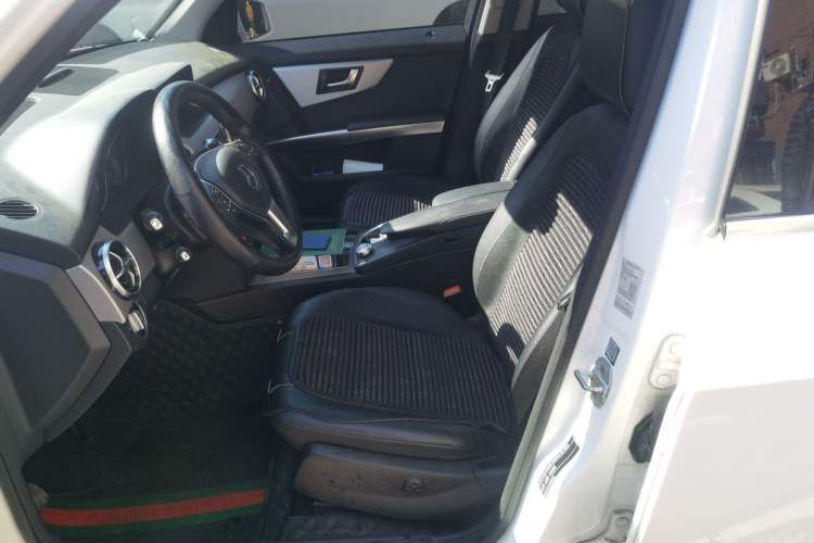 Used Mercedes-Benz GLK-Class 2013 GLK 300 4MATIC Dynamic Sunroof Model