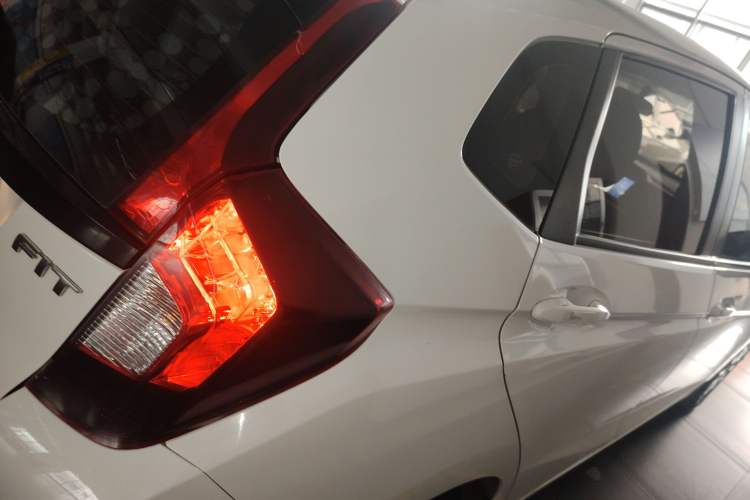 Used Honda Fit 2018 1.5L CVT Comfort Sunroof Version