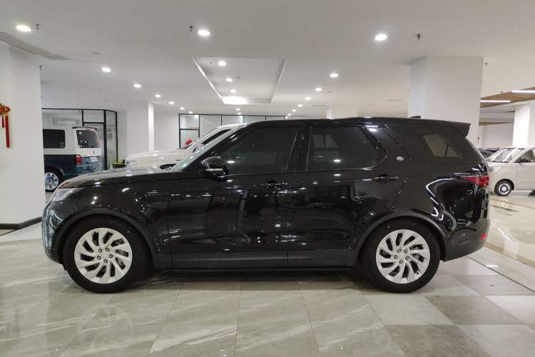 Used Land Rover Discovery 2023 Facelift 300PS S