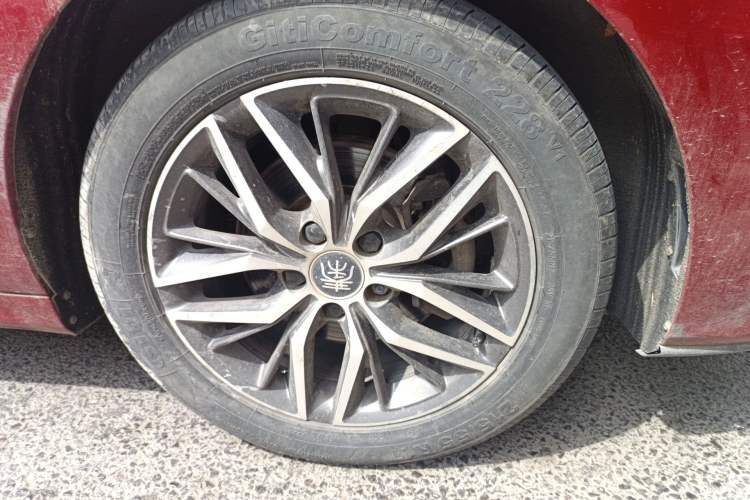 Used BYD Qin Pro New Energy 2019 DM Super Edition 1.5TI Automatic Smart Connect Speedy Model China VI Standard Right Front Wheel Hub