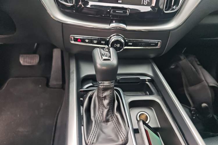 Used Volvo XC60 2019 T5 4x4 Smart Edition China V Standard