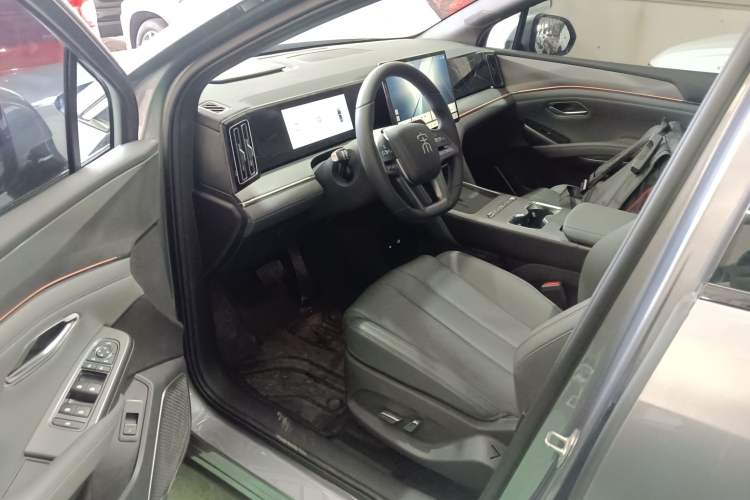 Used BYD Song L DM-i 2026 Model 200KM Superior Version
