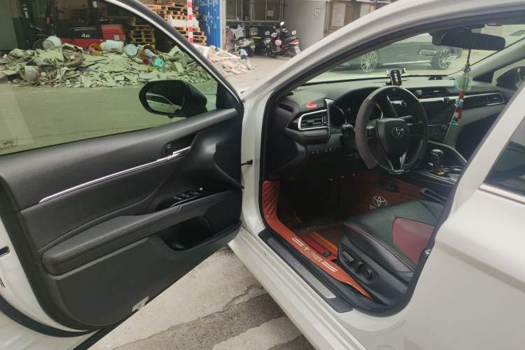 Used Toyota Camry 2019 2.0E Leading Edition China VI Standard
