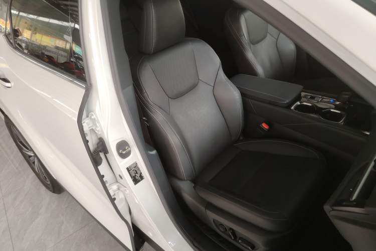 Used Lexus RX 2023 350h Two-Wheel Drive Comfort Edition