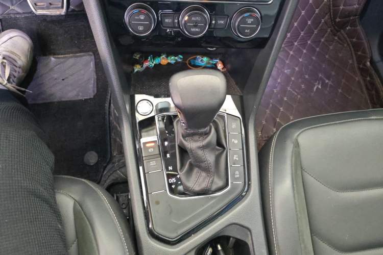 Used Volkswagen Tiguan L 2021 330TSI Automatic Two-Wheel Drive R-Line Enhanced Edition