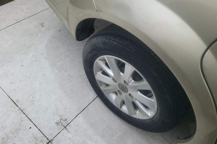 Used Buick Excelle 2013 1.5L Automatic Classic Model Right Rear Wheel Hub