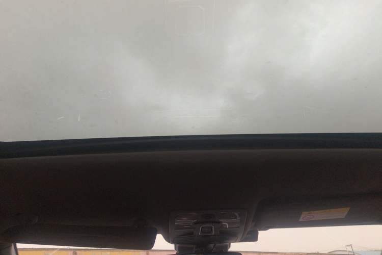 Used Land X7 2015 2.0T Panoramic Prestige Edition
