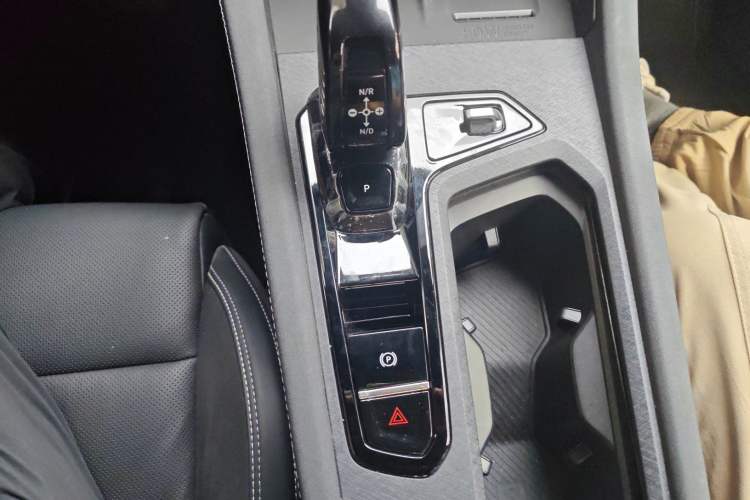 Used Lynk & Co 03 2025 1.5TD DCT Champion Edition Pro Gear Lever