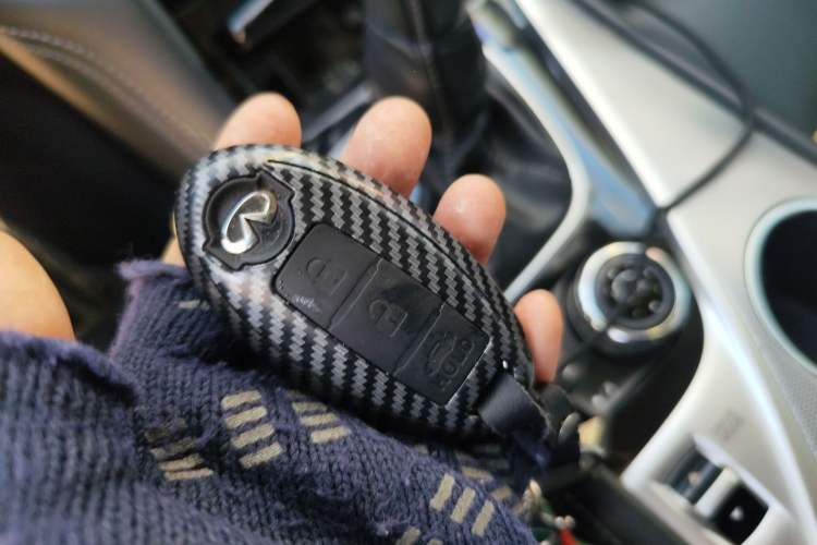 Used Infiniti Q50L 2018 2.0T Enjoyment Version China VI Standard Vehicle Key