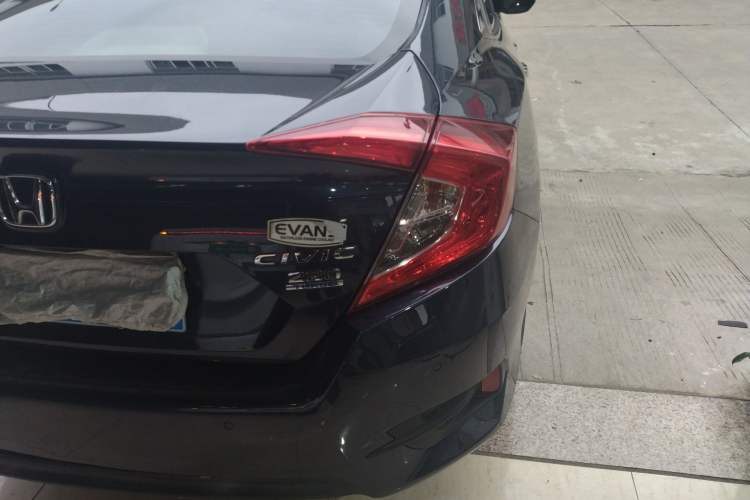 Used Honda Civic 2016 220TURBO CVT Prestige Edition
