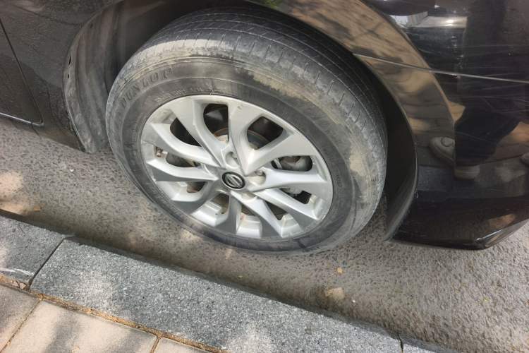 Used Nissan Sylphy 2016 1.6 XL CVT Luxury Edition Right Front Wheel Hub