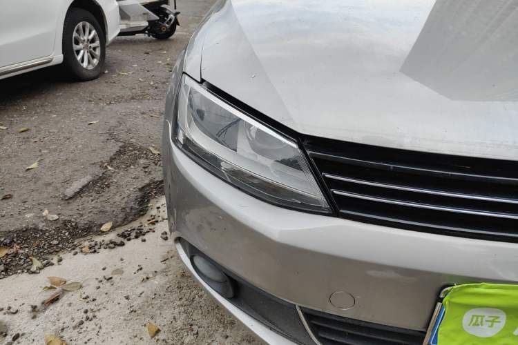 Used Volkswagen Sagitar 2012 1.6L Manual Comfort Model
