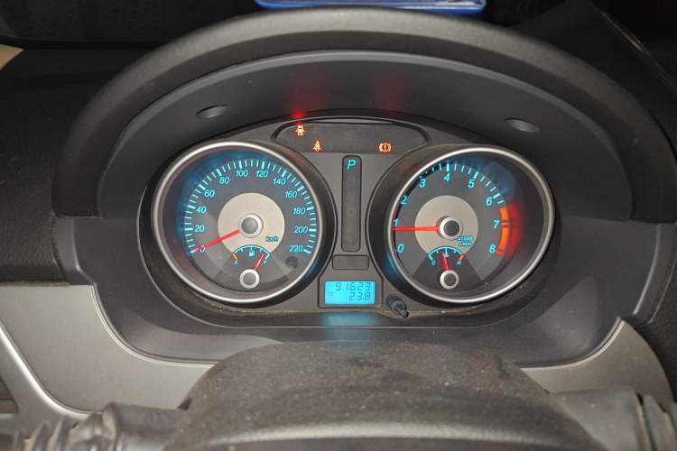 Used Buick Excelle 2011 1.6LX-AT Odometer Close Up