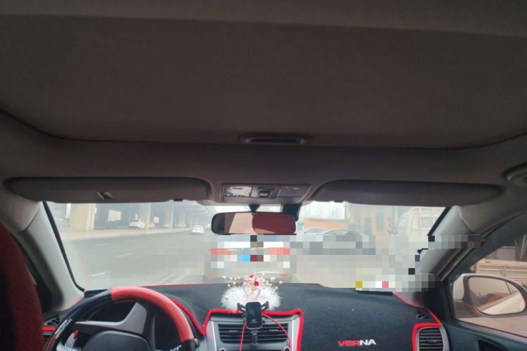 Used Hyundai Verna Ray 2014 1.4L Automatic GLX Headliner