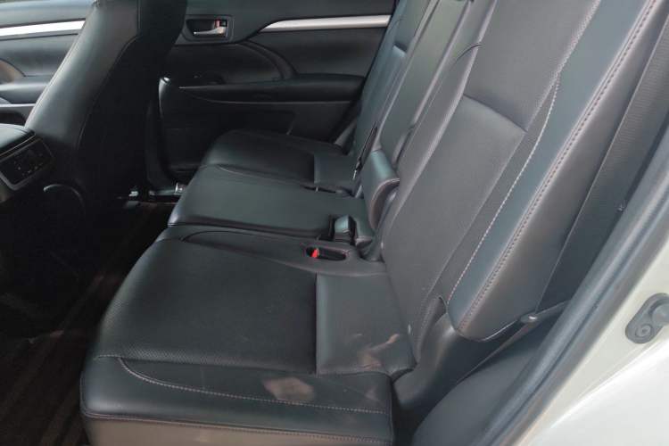 Used Toyota Highlander 2018 2.0T Four-Wheel Drive Luxury Version 7 Seats China VI Standard