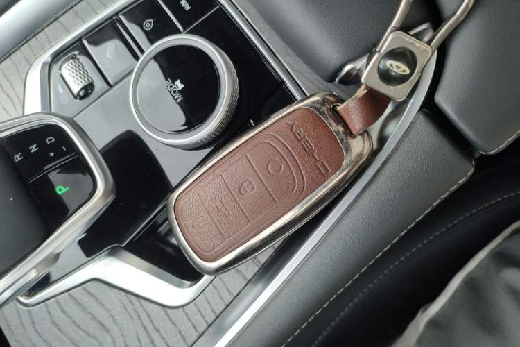 Used Chery Tiggo 8 PRO 2024 Champion Edition 290T Two-Wheel Drive Shining Version 5 Seats
