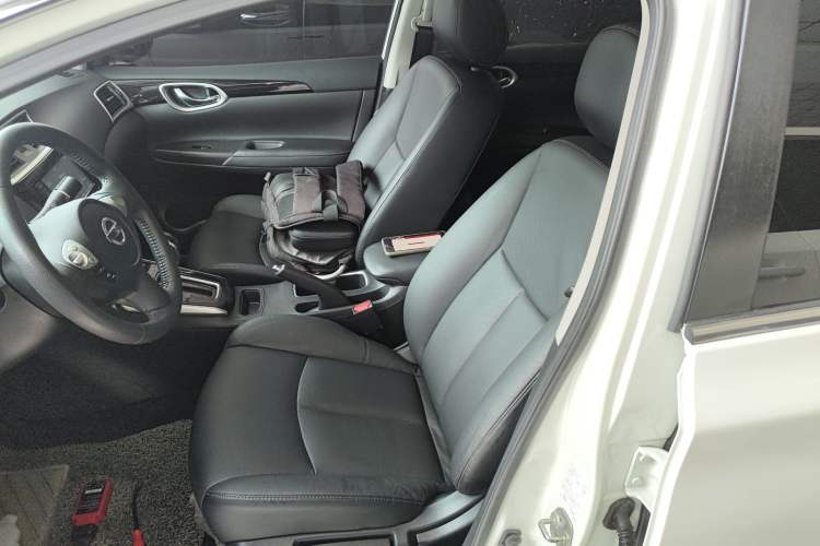 Used Nissan Sylphy 2018 1.6XV CVT Deluxe Edition Left Front Seat