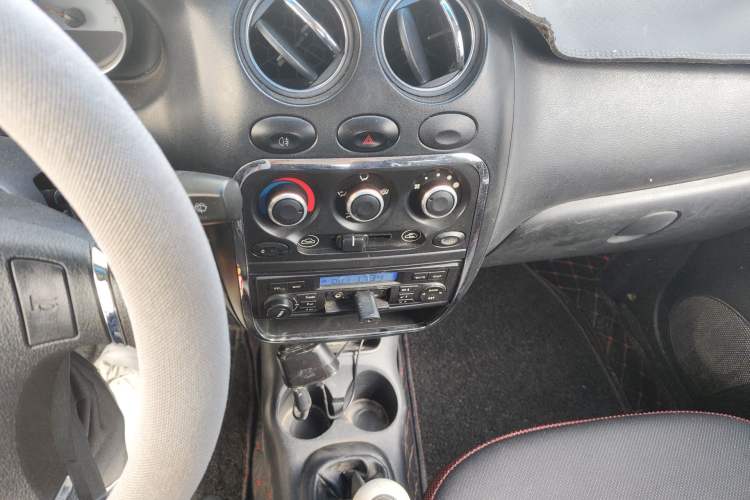 Used Baojun Lechi 2012 Revised Version 1.2L Manual Sporty Edition Dynamic Type
