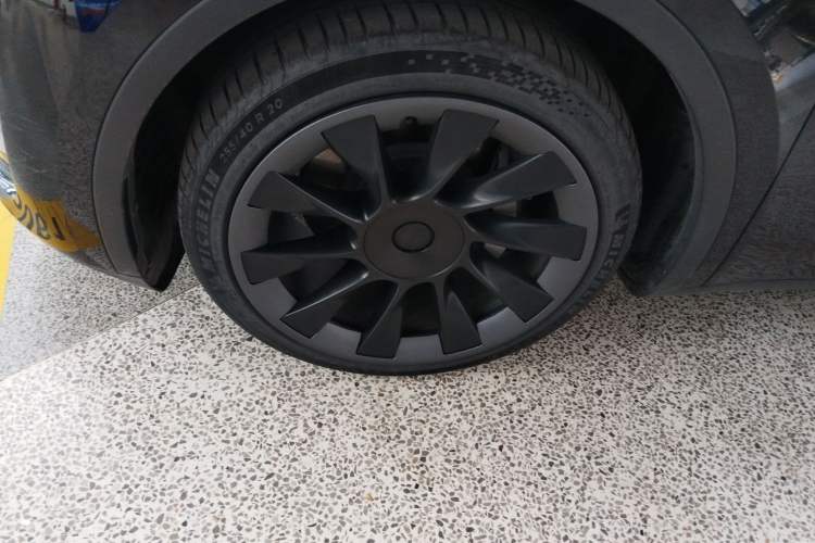 Used Tesla Model Y 2021 Standard Range Rear-Wheel Drive Version Exterior 4