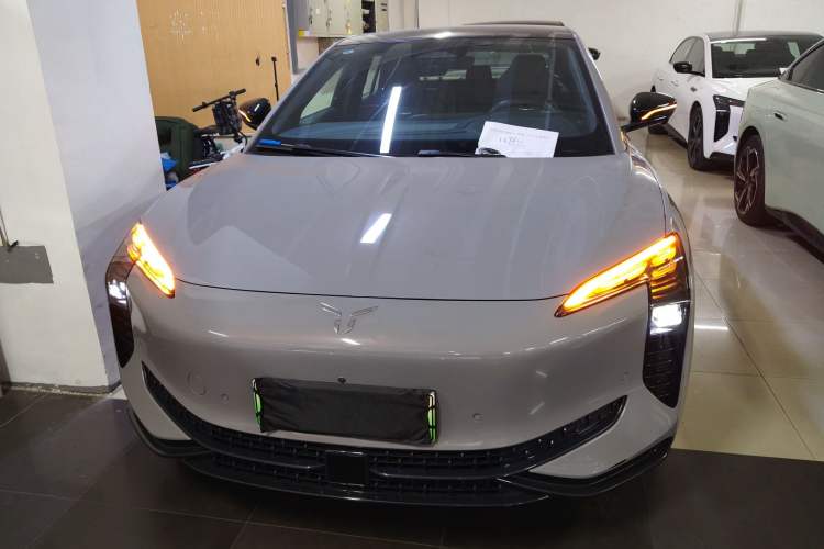 Used Hongqi EH7 2024 760 Pro+ Four-Wheel Drive Version Front