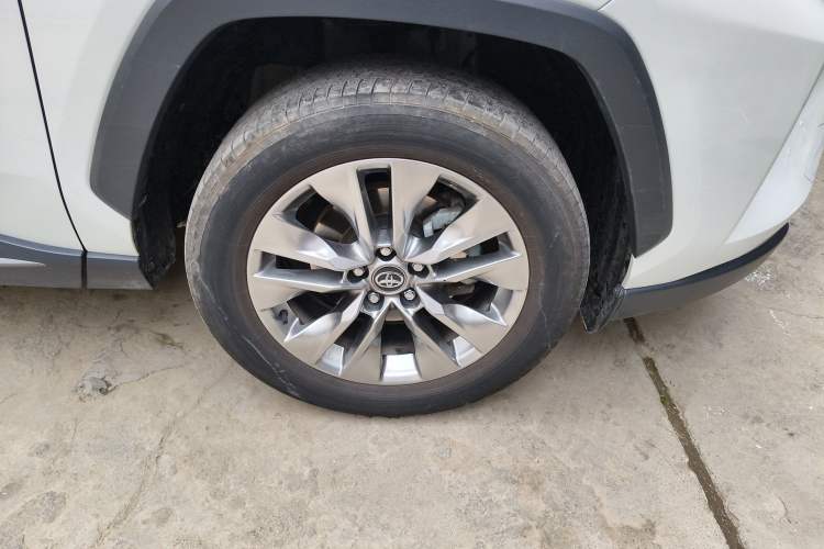 Used Toyota Wildlander 2024 2.0L CVT Two-Wheel Drive Leading Edition Right Front Wheel Hub