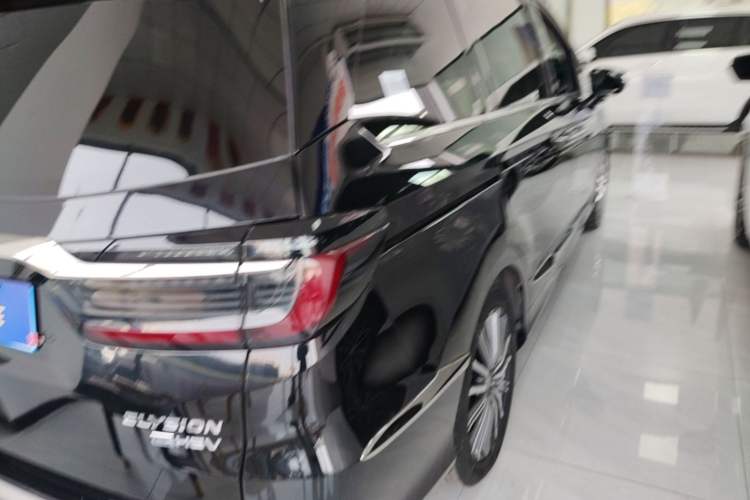 Used Honda Elysion 2022 2.0L eHEV Luxury Edition Right Rear Taillight