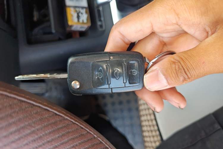 Used Volkswagen Tiguan 2010 2.0 TSI Automatic All-Wheel-Drive Elite Edition Vehicle Key