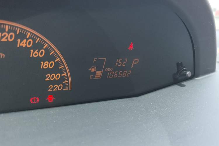 Used Toyota Yaris 2011 1.6E Automatic Charm Edition Odometer Close Up