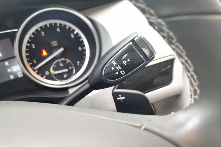 Used Mercedes-Benz R-Class 2017 R 320 4MATIC Business Edition Prestige Model
