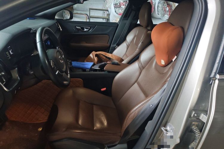 Used Volvo S60 2021 T4 Zhiyi Luxury Edition
