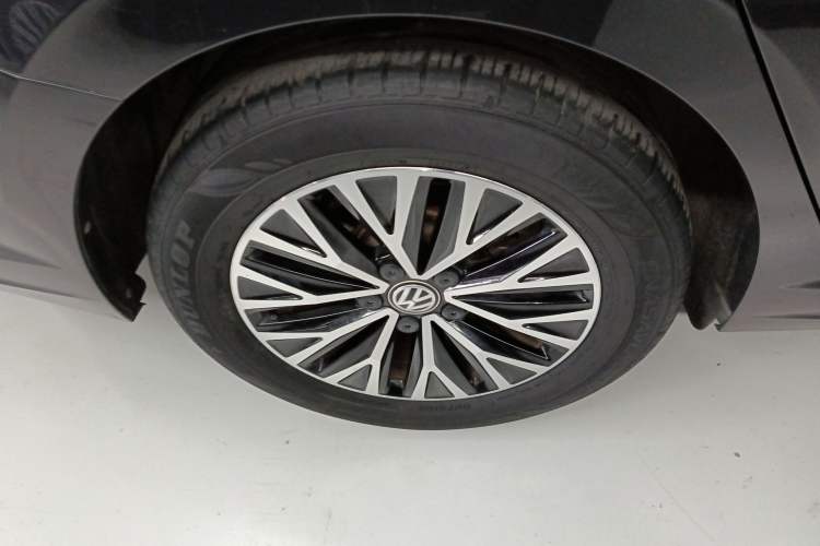 Used Volkswagen Sagitar 2020 280TSI DSG Comfort Version China VI Standard Right Rear Wheel Hub
