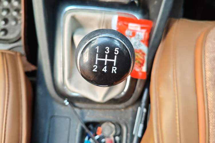 Used CHANGAN OSHAN CX70 2016 1.6L Manual Luxury Model Gear Lever