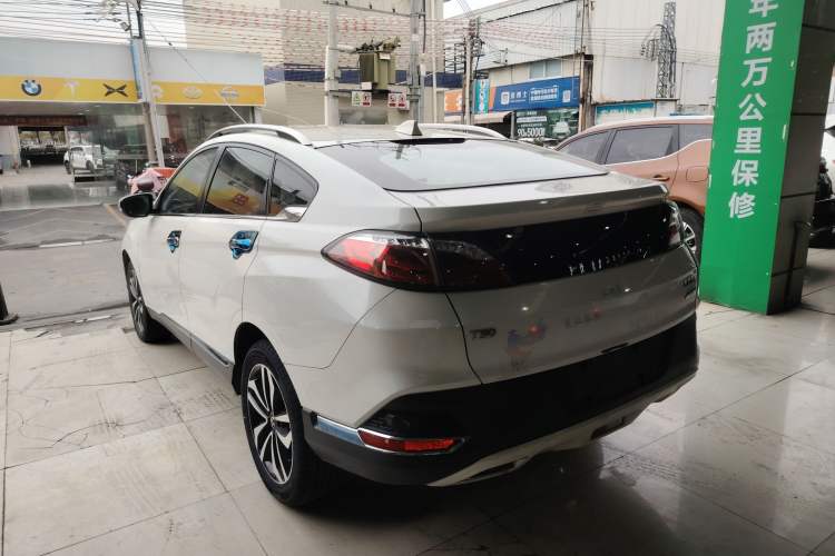 Used Venucia T90 2018 2.0L CVT Smart Connect Luxury Edition China V Standard Rear Left 45 Deg