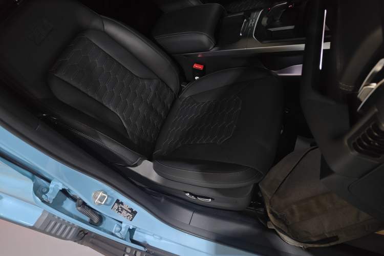 Used 212 T01 2025 2.0T Changfeng