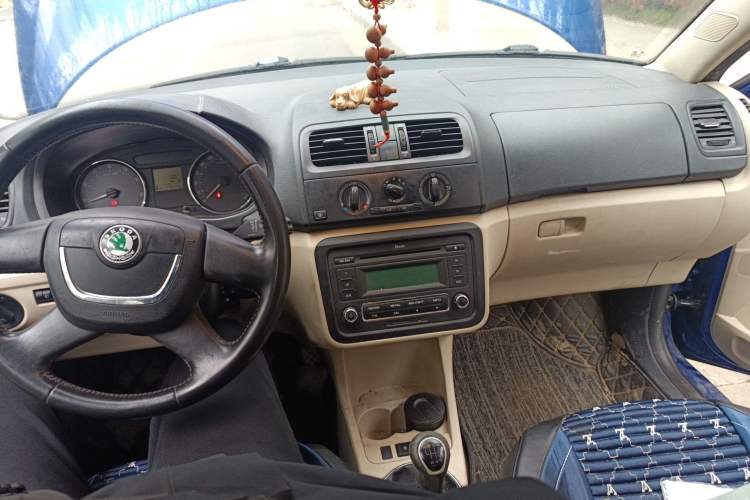 Used Skoda Fabia 2012 1.4L Manual Crystal Edition
